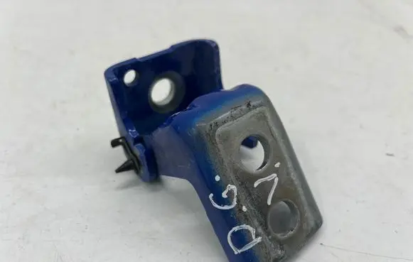 Opel Mokka B Rear door upper hinge 