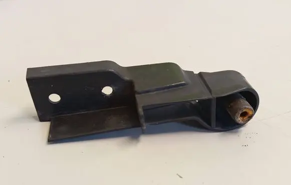 Audi A6 S6 C6 4F Front bumper mounting bracket 4F0807772
