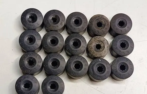 Volkswagen Scirocco Wheel nut cap/cover 3C0601173T1 3C0601173