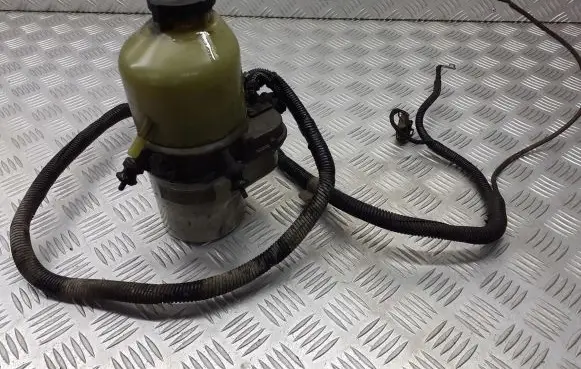 Opel Astra H Power steering pump