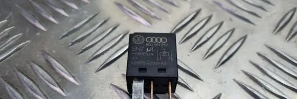 Volkswagen PASSAT B6 Other relay 6Q0951253