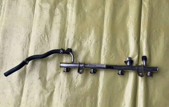 Mercedes-Benz A W169 Fuel main line pipe A2660700395 A2660700595
