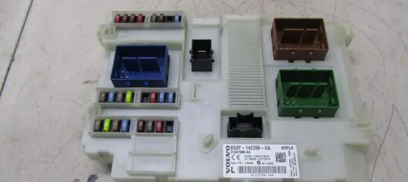 Volvo V60 Fuse module 31327996AA