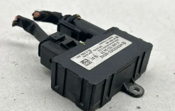 Mercedes-Benz B W245 Glow plug pre-heat relay A6401530479 899087000 06102006051