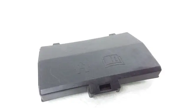 Volvo XC70 Fuse box cover 30772971