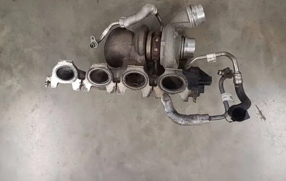 BMW 5 G30 G31 Turbo 4918314530