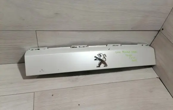 Peugeot 2008 II Trunk door license plate light bar 9828080080