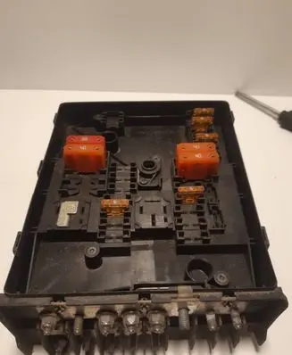 Volkswagen Golf V Fuse box set 01718130
