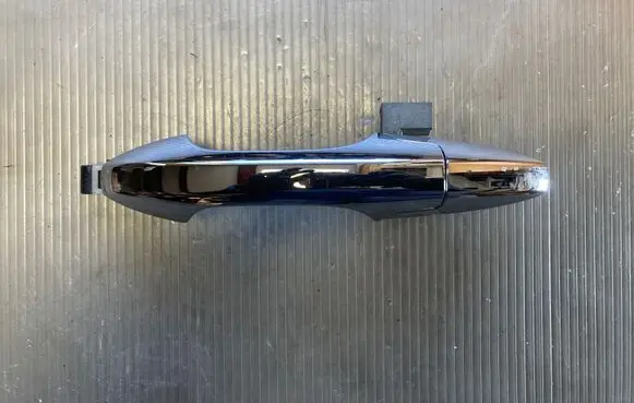 Honda CR-V Front door exterior handle 43921SWA