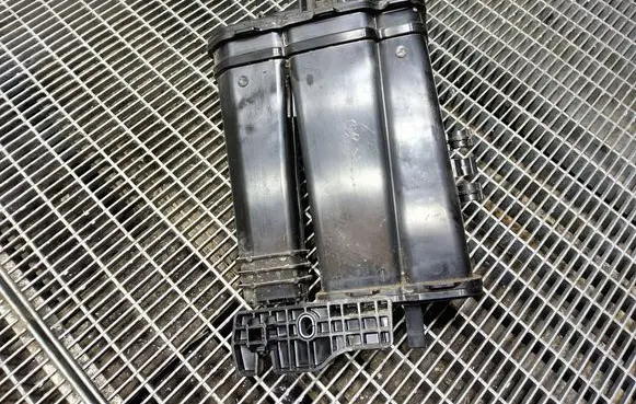 Seat Arona Active carbon filter fuel vapour canister 2Q0201801A