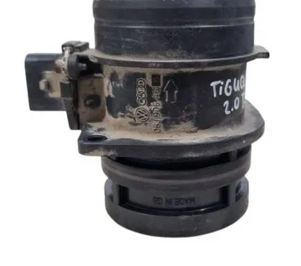 Volkswagen Tiguan Mass air flow meter 06J906461B