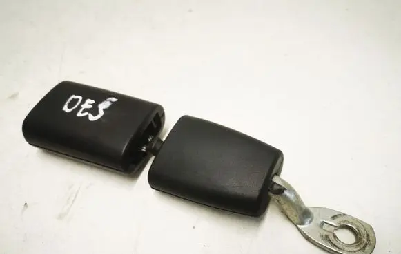 Front seatbelt buckle
