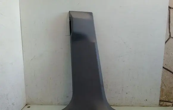 (B) pillar trim (bottom)