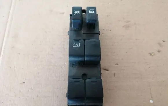 Subaru Forester SH Electric window control switch 157447
