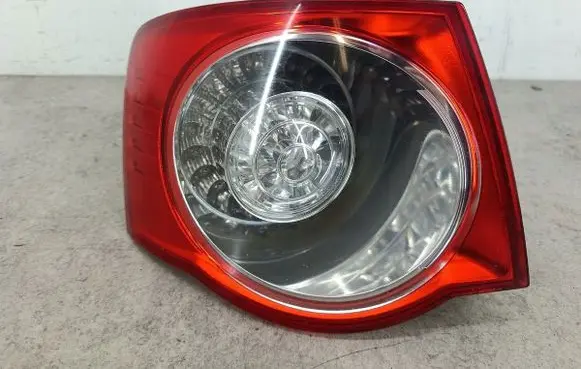 Volkswagen Jetta V Rear/tail lights 1K5945095M