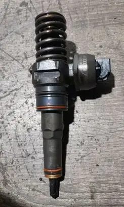 Volkswagen Caddy Fuel injector 038130073AQ