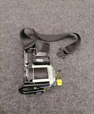 BMW X6 F16 Front seatbelt 7384674 6286415 6284607