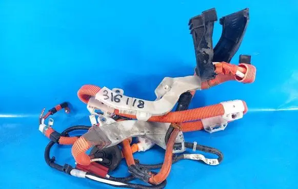 Toyota Prius (XW30) Positive cable (battery) 8216447080