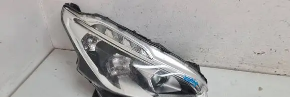 Peugeot 208 I Headlight/headlamp 9822690180