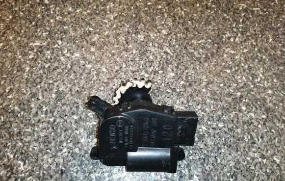 Fiat 500E Air flap motor/actuator AA1138003660