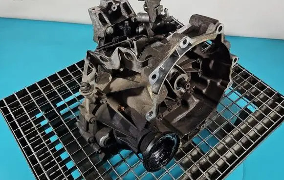 Volkswagen Golf V Manual 5 speed gearbox GVV IMPRK1574365