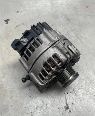 BMW 3 E92 E93 Generator/alternator 7805432