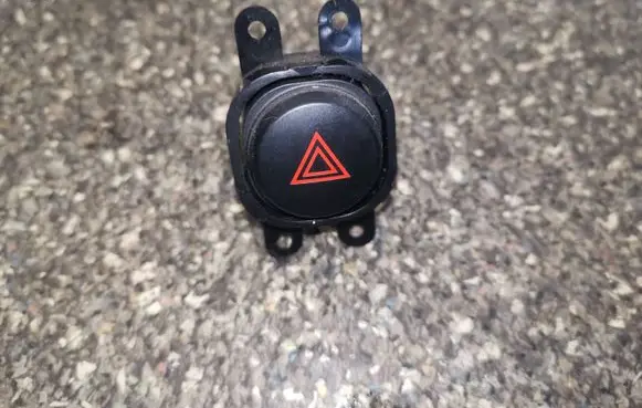 Nissan Pathfinder R51 Hazard light switch