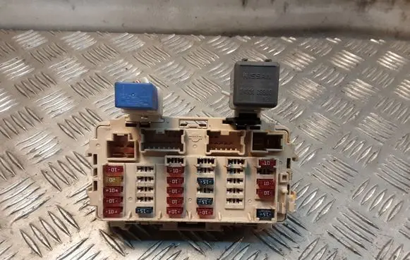 Nissan X-Trail T30 Fuse module