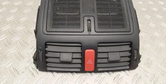 Toyota Auris 150 Dash center air vent grill