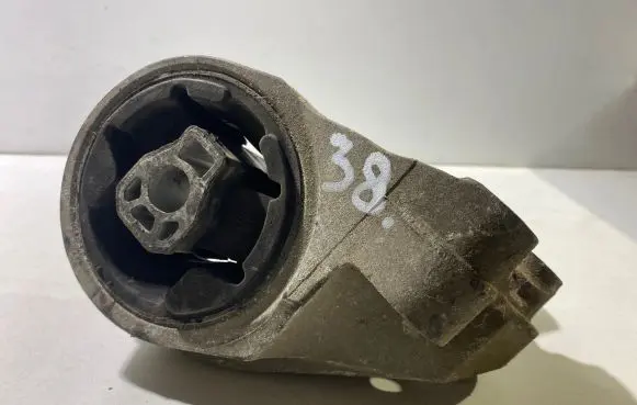 Opel Antara Gearbox mount X01187