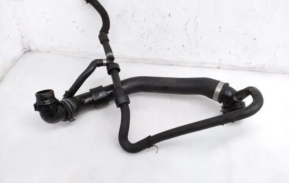 Volkswagen PASSAT B8 Engine coolant pipe/hose 5Q0122101CN