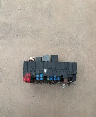 Volkswagen Sharan Fuse box set 7M0937025D