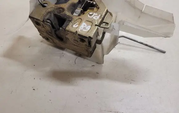Renault Clio II Front door lock