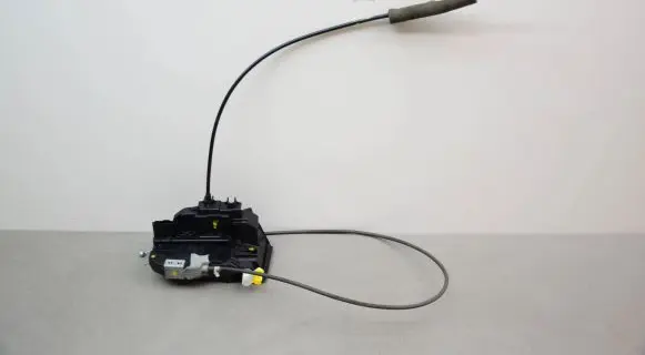 Nissan Juke I F15 Coupe door lock (next to the handle) 