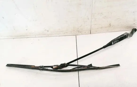 Opel Omega B1 Front wiper blade arm 90493822LH