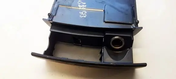 Car ashtray
