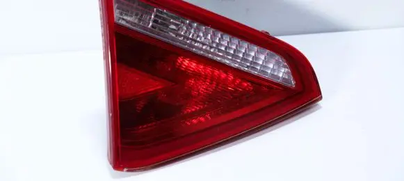Audi A5 8T 8F Tailgate rear/tail lights 8T0945093
