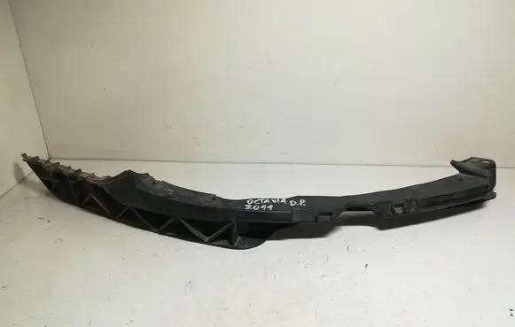 Skoda Octavia Mk2 (1Z) Front bumper mounting bracket 1Z0807184D