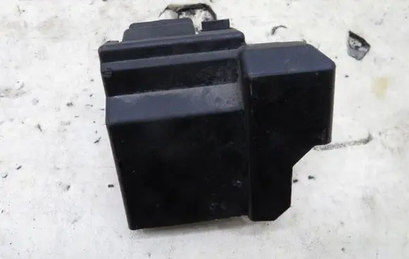 Mazda 3 II Battery relay fuse KRIS235789