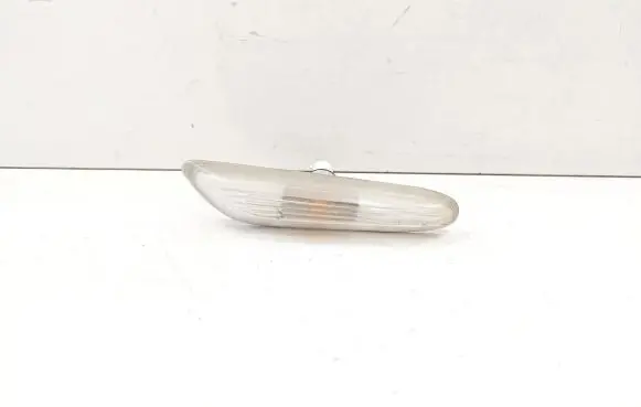 BMW 5 E60 E61 Front fender indicator light 8382104 E130644