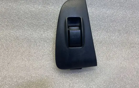 Toyota Avensis T250 Electric window control switch 7423105140