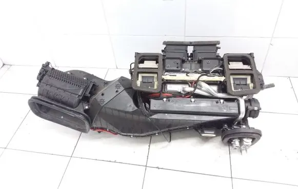 Mercedes-Benz E A207 Interior heater climate box assembly A2128305160 A2048300461 A2049060015