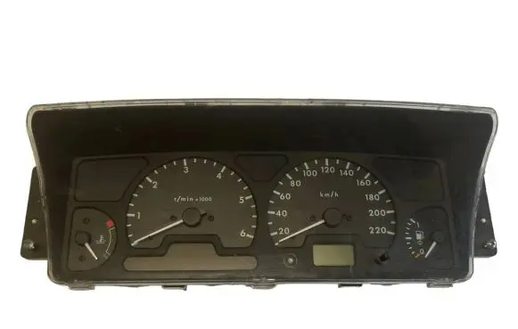 Land Rover Discovery Speedometer (instrument cluster) YAC114022