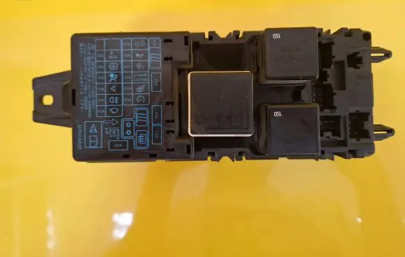 Mitsubishi Space Star Fuse module MB953355