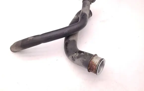 Engine coolant pipe/hose