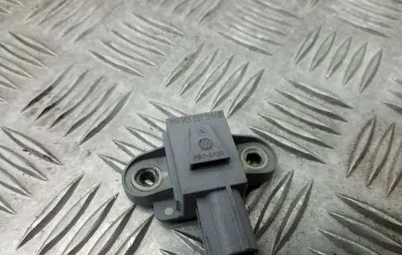 Volkswagen Golf VI Airbag deployment crash/impact sensor 1KM955557