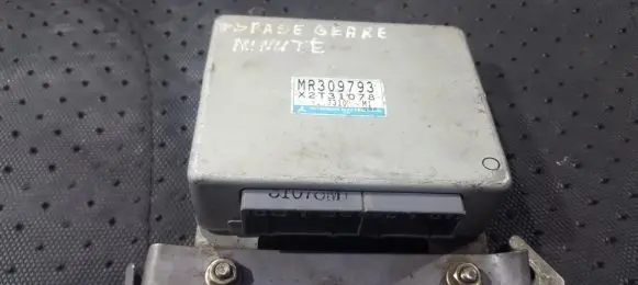 Mitsubishi Delica ABS control unit/module MR309793 X2T31078