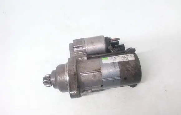 Volkswagen Golf V Starter motor 02M911023N