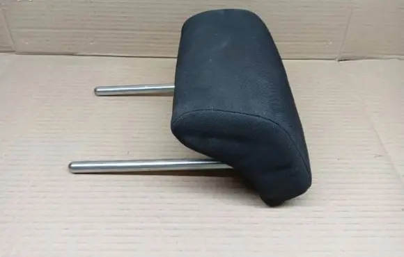 Seat Leon (1P) Rear seat headrest 