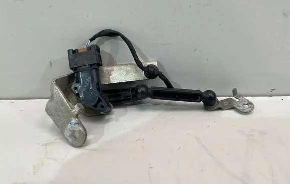 BMW 5 G30 G31 G38 Headlight/headlamp level sensor 6895466